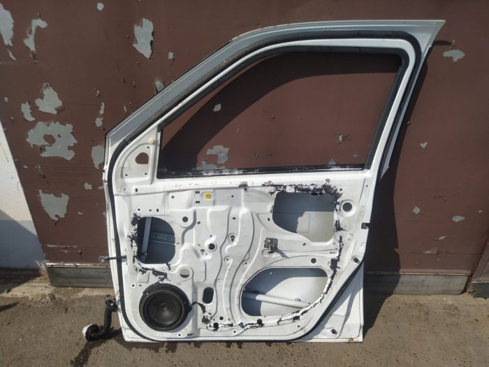 SUZUKI SWIFT III Jobb első ajtó Üresen 5 ajtós kivitel - Image 6
