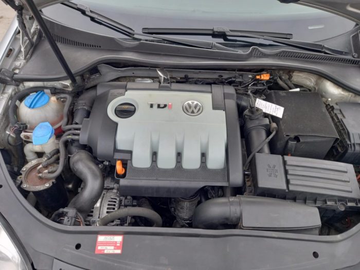 Volkswagen Golf V - Image 8